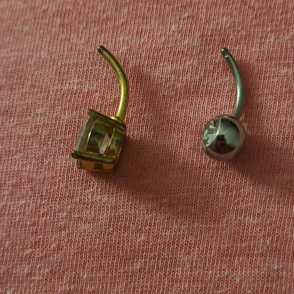 Oversize Bellybutton Ring w/ stone - Picture 5 of 6